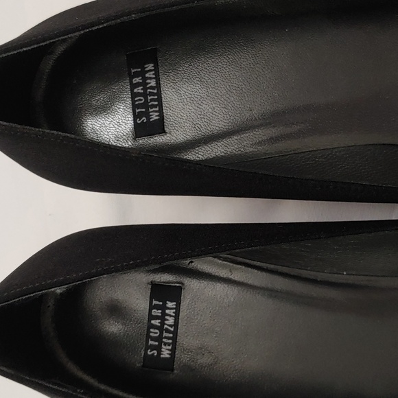 Stuart Weitzman Women's Size 8.5 Slipon 1.5 inch heel shoe - Picture 2 of 10